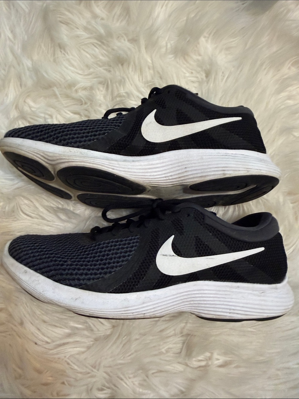 Nike Women's Black and White Mesh Running Sneakers Sz 9